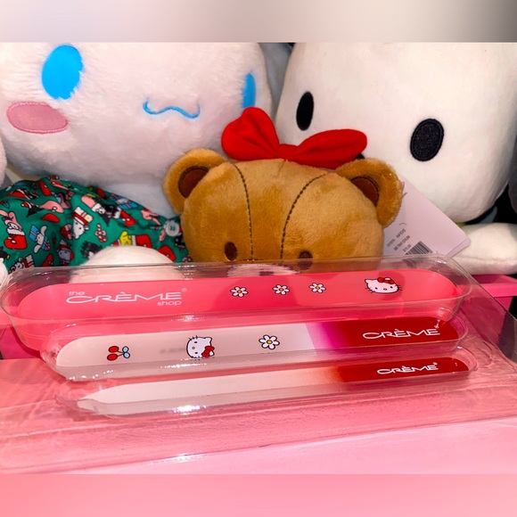New Hello Kitty Cherry Crystal Nail File Set- The Creme Shop - Picture 7 of 8